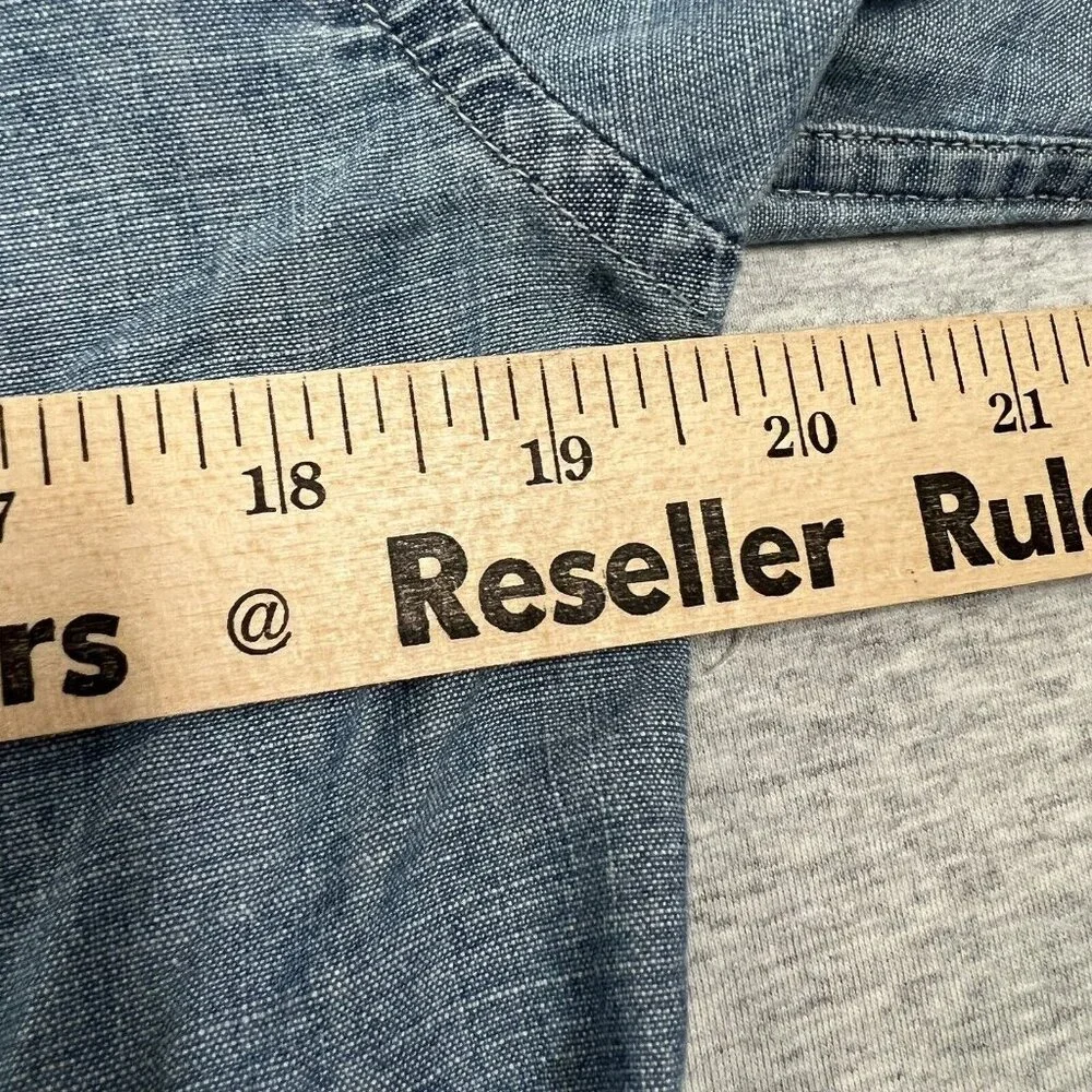 J Crew Shirt Womens Extra Small Blue Light Wash Chambray Denim Button Faded Jean